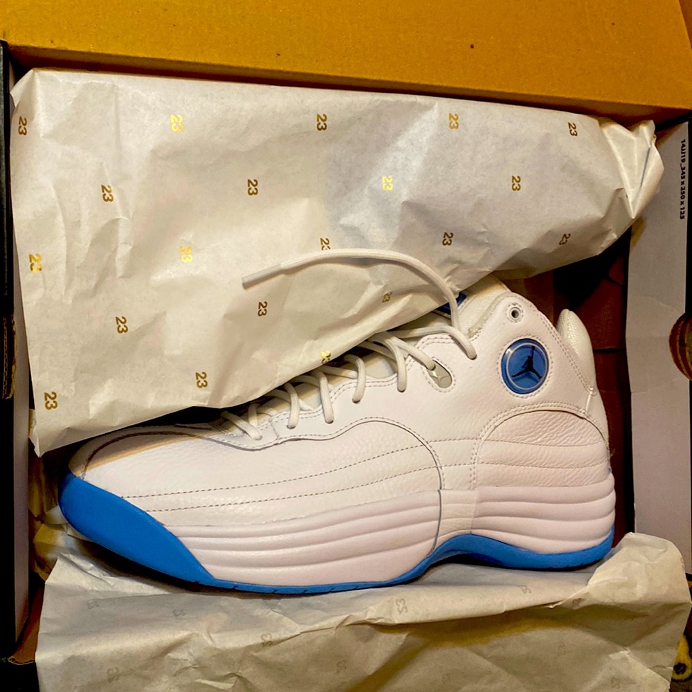 Jordan jump man Team 1 White/University Blue Brand new in box size 11.5.